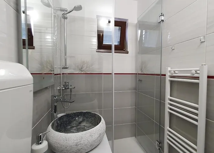 Artment! A New And Stylish For - Free Parking *